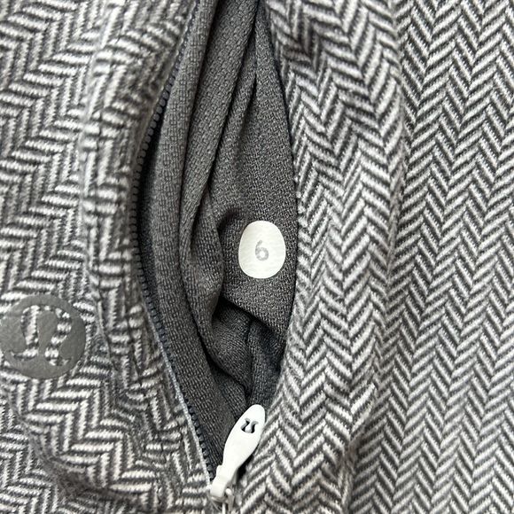 Lululemon gray and white long sleeve size 6 - Picture 4 of 6